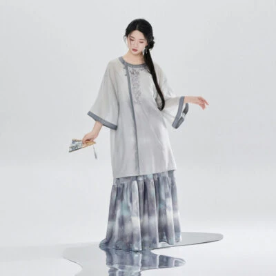 Women Qing Dynasty-Style Fashion for Everyday Wear
