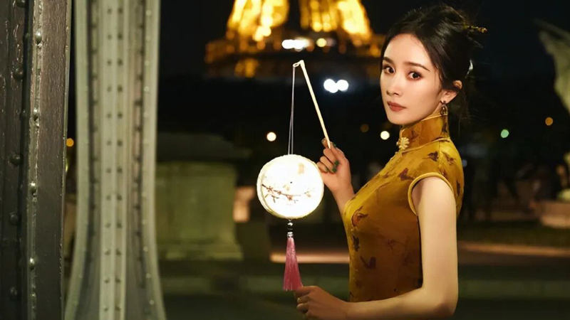 4 Actresses in Oriental Charm