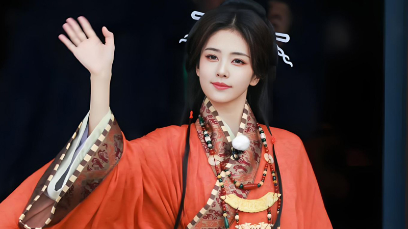 Keep Running: Stars Rock Warring States Robes in Handan!