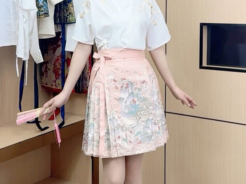 Mamianqun: The Ultimate Guide to China’s Horse‑Face Skirt