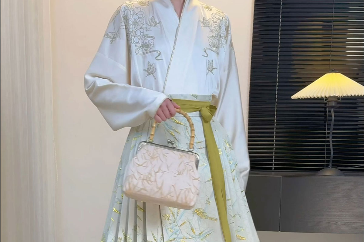 Mamianqun: The Ultimate Guide to China’s Horse‑Face Skirt