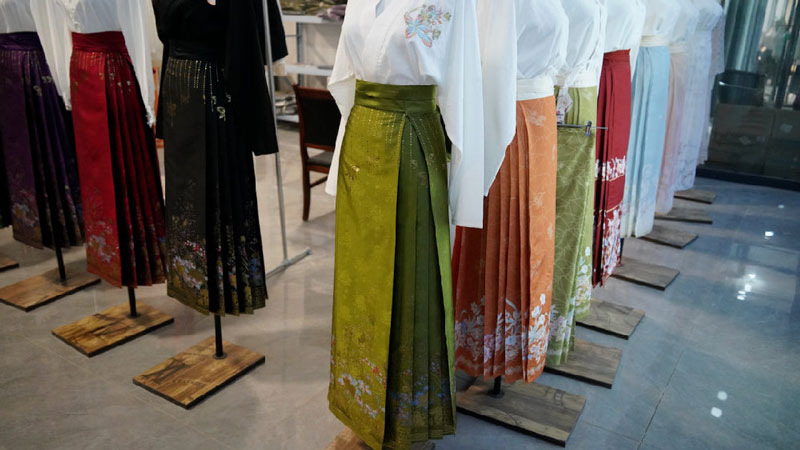 Mamianqun: The Ultimate Guide to China’s Horse‑Face Skirt