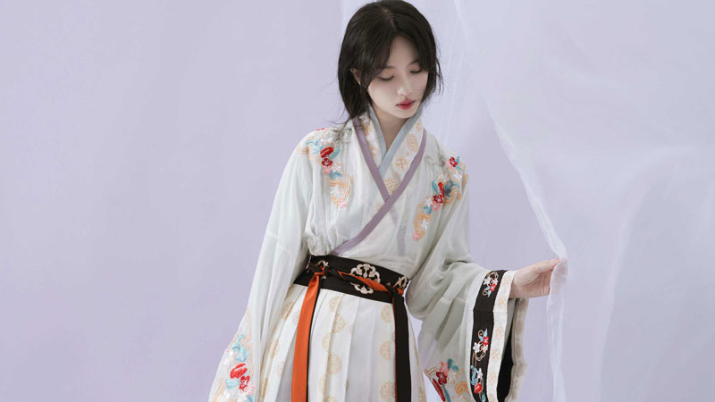 Ruqun Hanfu: Qixiong & Qiyao Styles, History & Wearing Guide