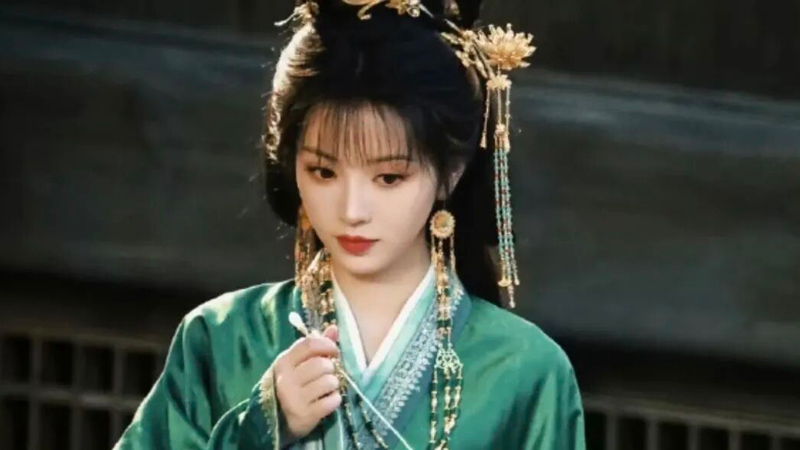 Stop Giving Ancient Heroines Modern Bangs!