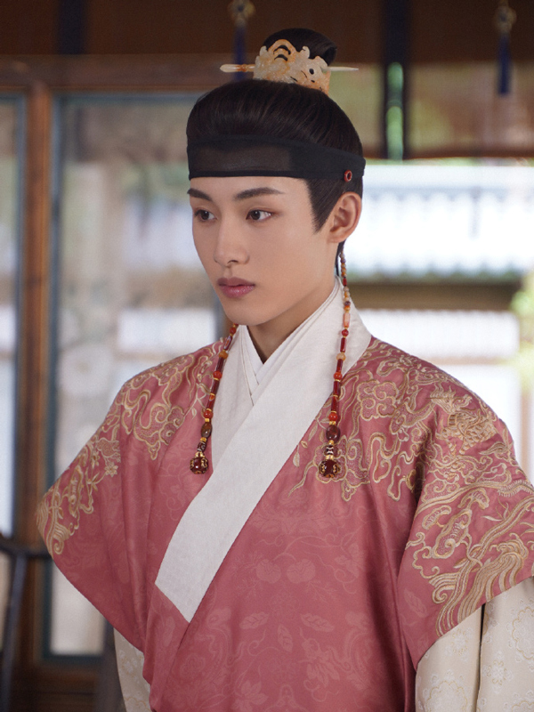 Why She Challenges Ye Xian in A Splendid Match