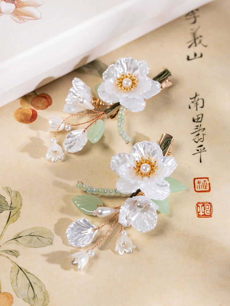 Women Classic Camellia Hair Clips Cute and Fresh Style