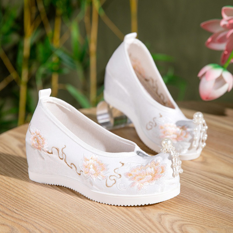 Women Embroidered Hanfu Shoes with Hidden Wedge
