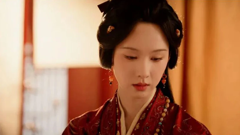 Chu Zhao and Deng Taifu in Ashes to Crown