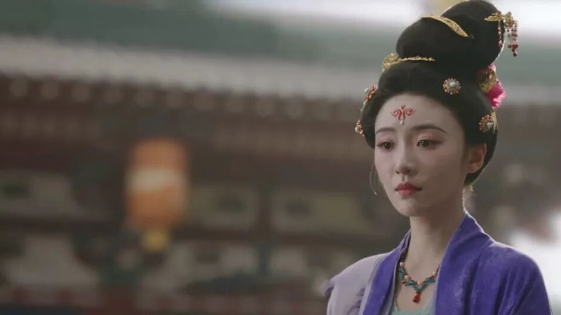 Consort Qin’s Choice to Aid Ye Li in The First Jasmine