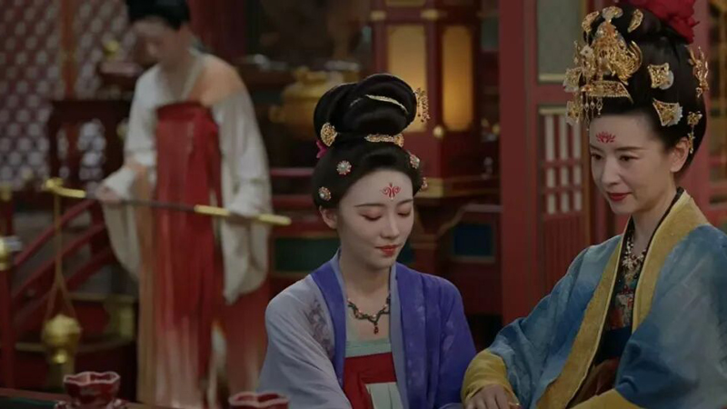 Consort Qin’s Choice to Aid Ye Li in The First Jasmine