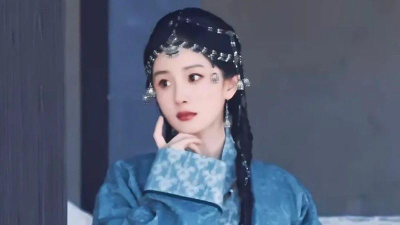 Costume Links Hu-Han Cultural Fusion