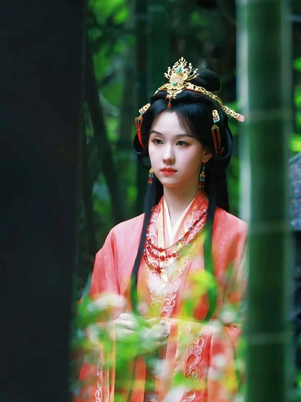 Daughter Refuses Her Mother in Ashes to Crown
