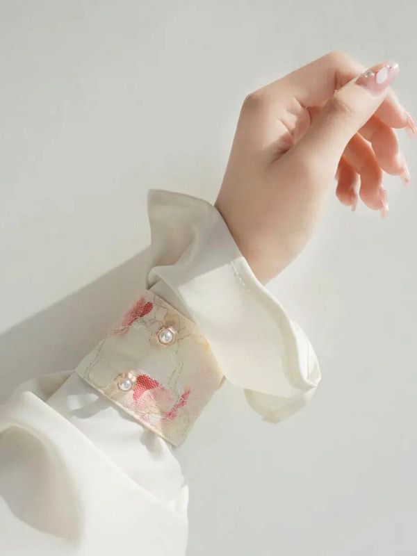 Play Ancient Sports in Hanfu Robes