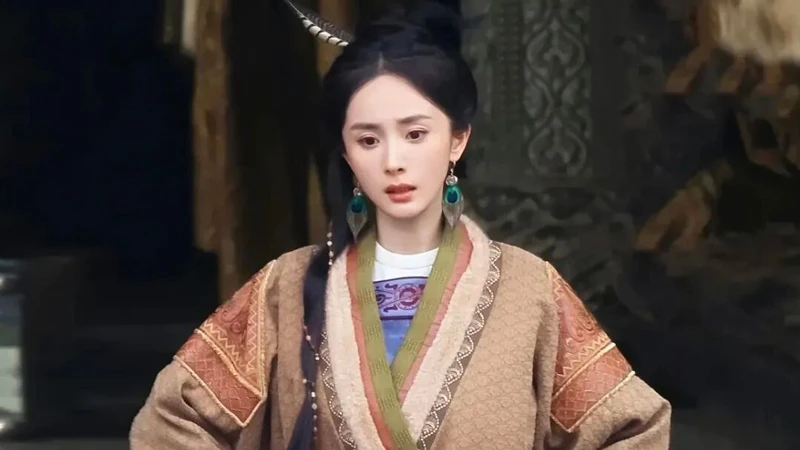 Xianbei Culture Behind Yang Mi’s Plume