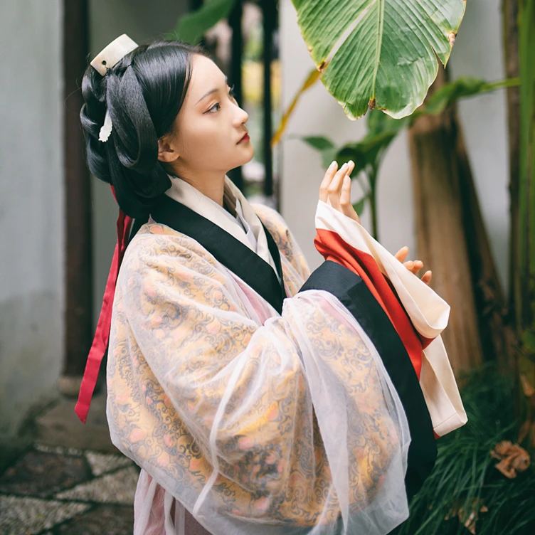 Quju Hanfu: Warring States to Han Dynasty Wrapped Robe Style