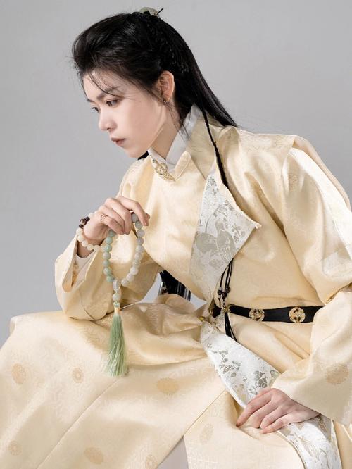 Yuanlingpao Hanfu: The Round-Collar Robe of Tang China