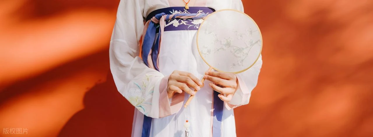Wearing Hanfu Is Confidence: Tops Douyin Charts as Daily Wear