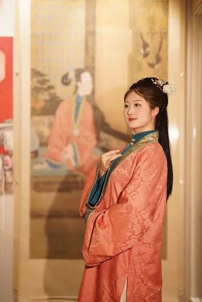 Yuanmingyuan Songjin Weaving Event Revives Qing-Era Textile Patterns