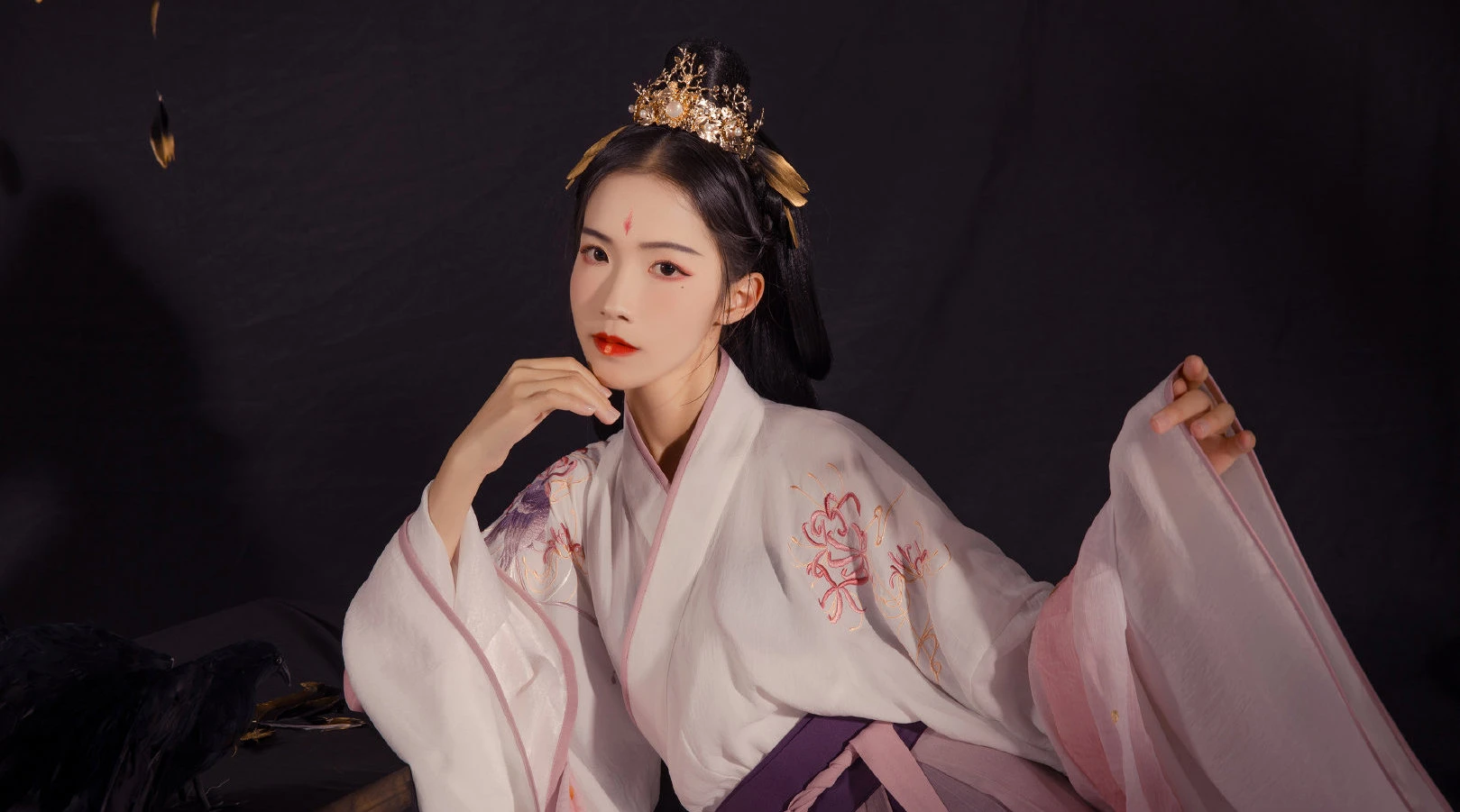 Daxiushan: Tang Dynasty Wide-Sleeve Robe History and Modern Revival