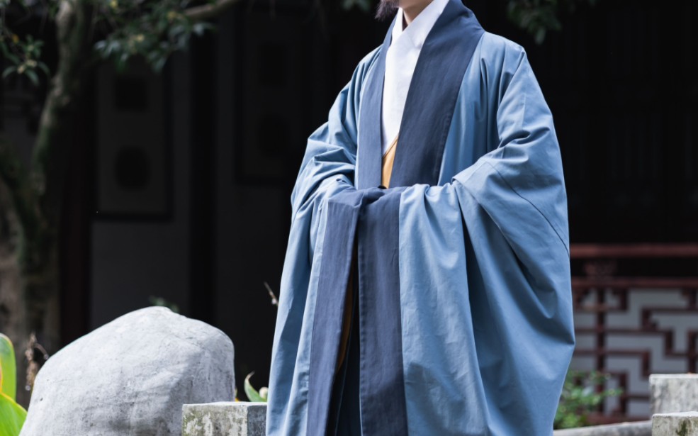 Hechang Hanfu: The Daoist-Style Robe of Chinese Scholars
