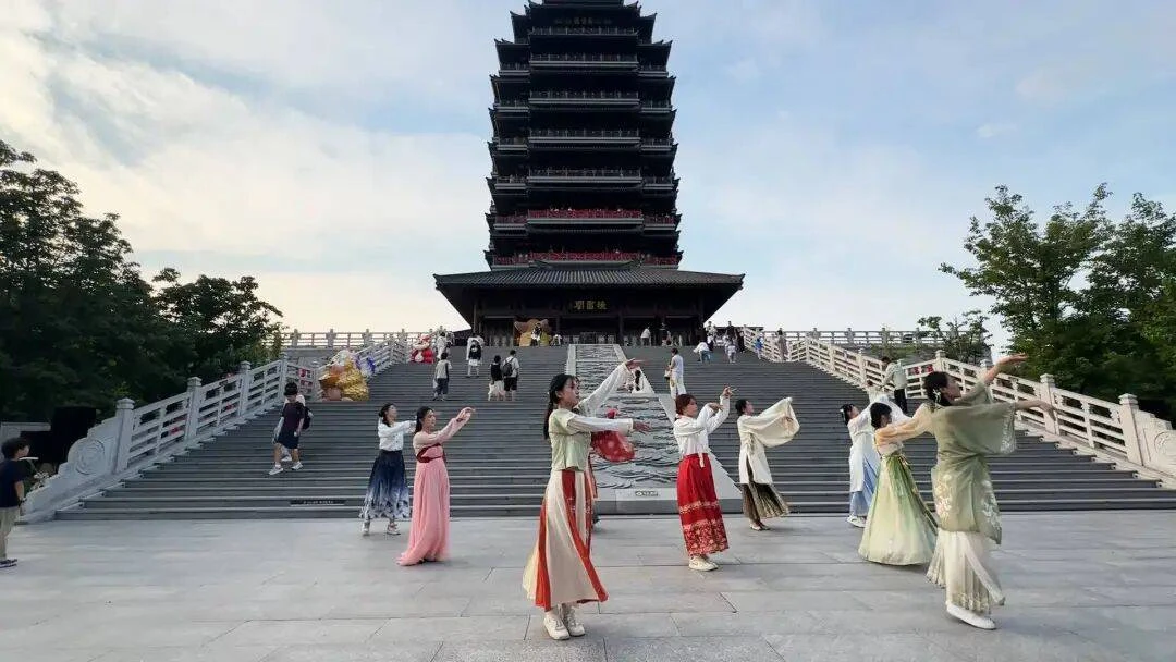 Taiwan Hanfu Enthusiasts Tour Shandong: Qufu and Caoxian