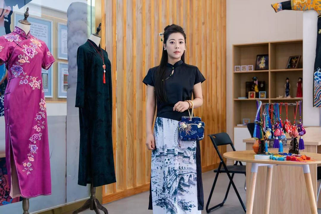 Shenyang Qipao Exhibition: Embroidery and Paper-Cutting