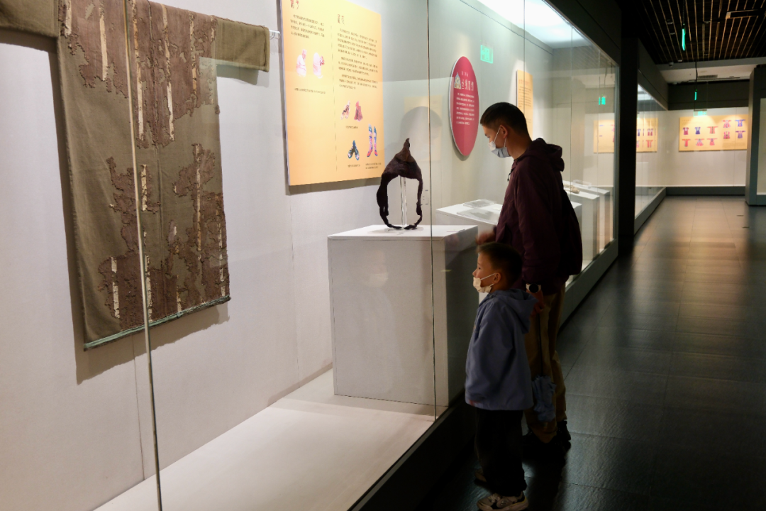 Hami Costume Exhibition Nanning: 80 Relics Silk Road Dress