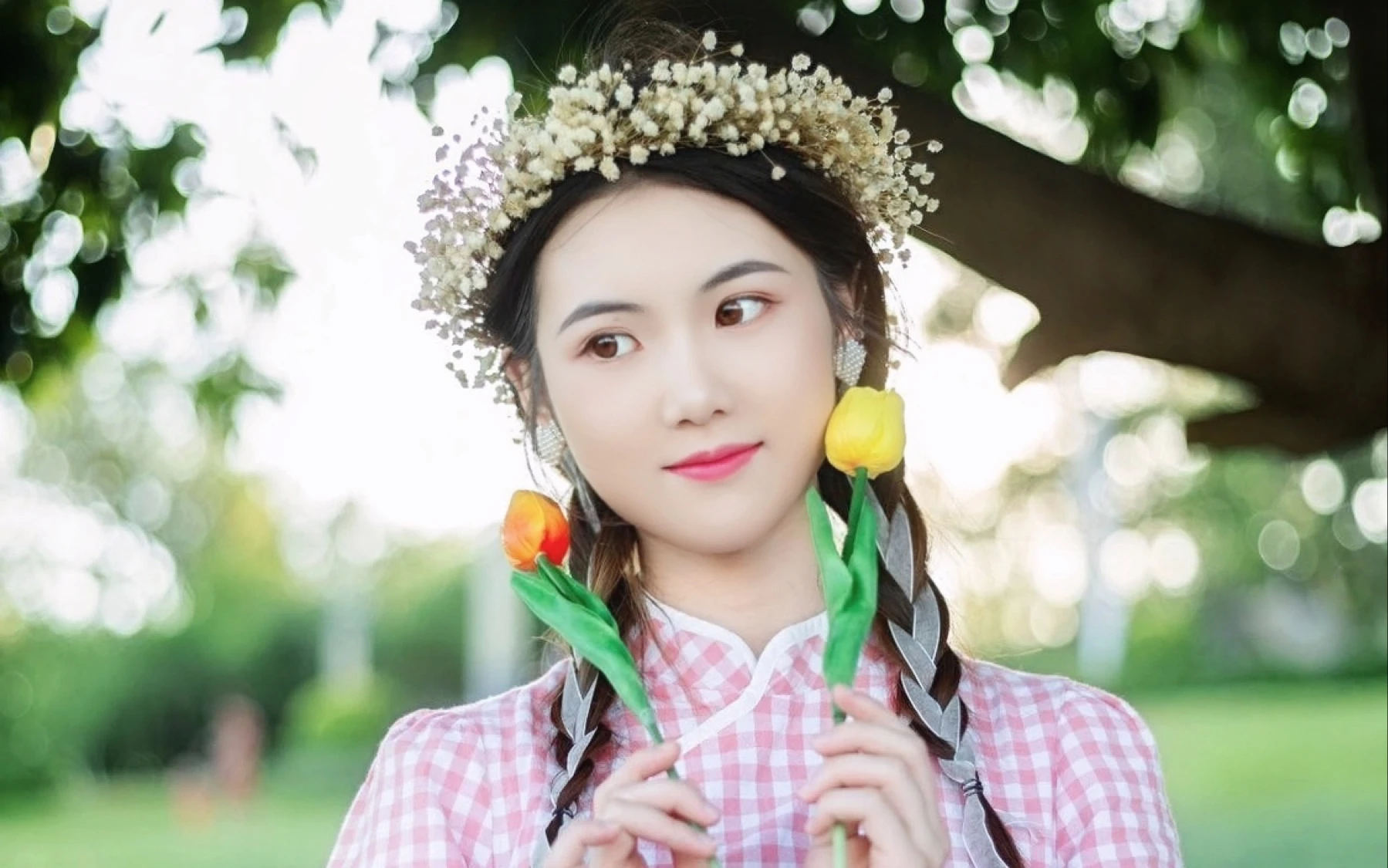 Shenzhen's Park Unveils a Qixi Romantic Night