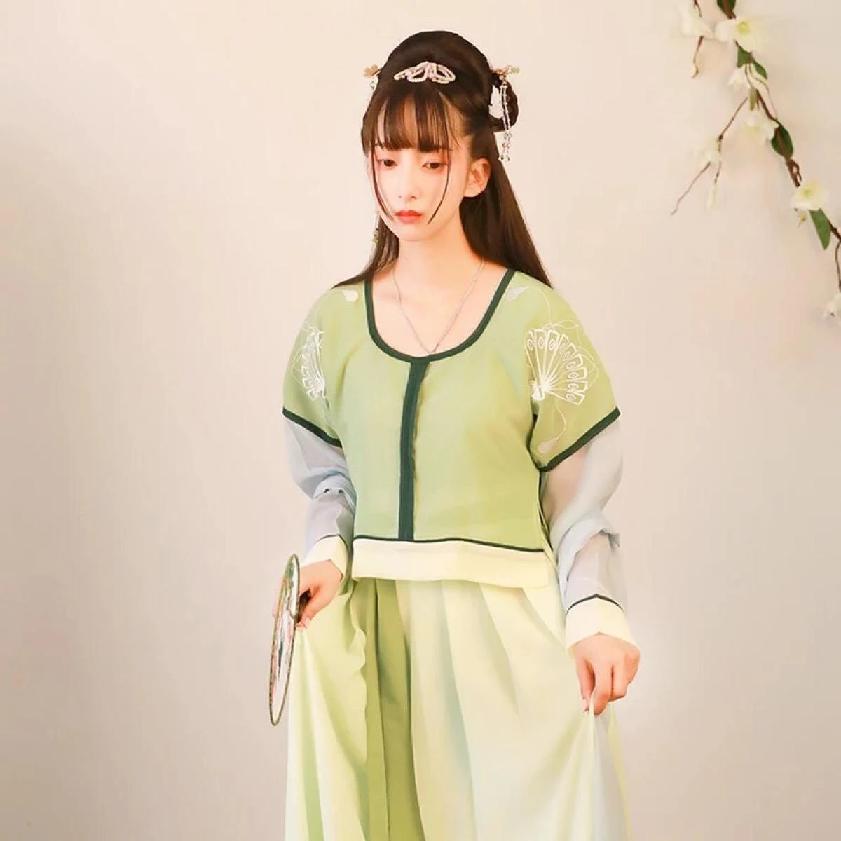 Banbi Shirt: The Hanfu Half-Sleeve Garment