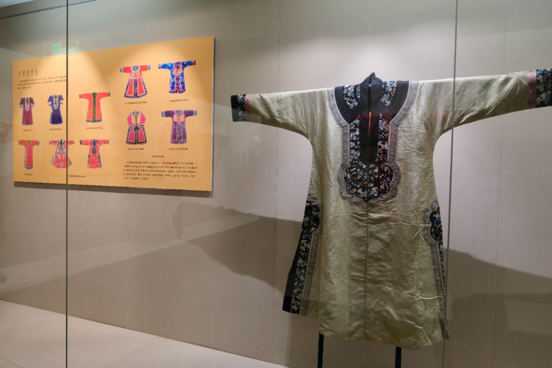 Hami Costume Exhibition Nanning: 80 Relics Silk Road Dress
