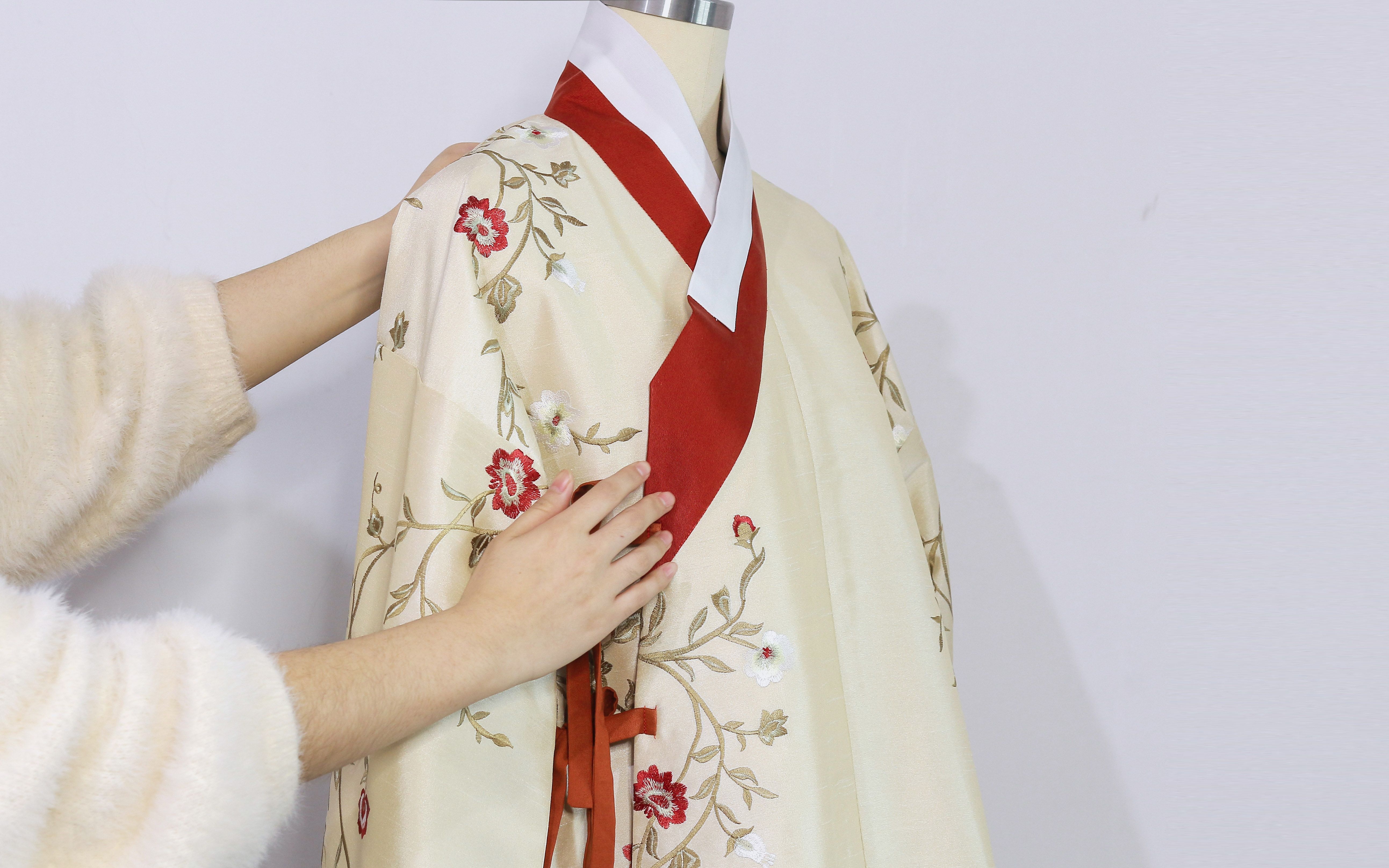 Aoqun Autumn Layering: Wear the Ming Jacket and Skirt Set