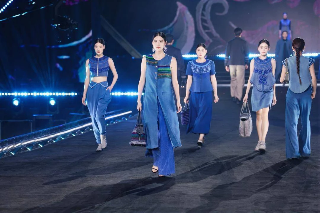 Ethnic Costume International Gala Opens in Beijing July 18
