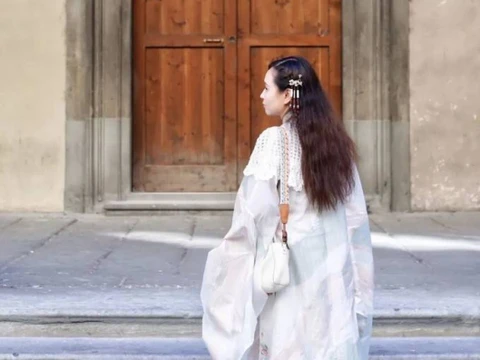 A Guide to Layering the Pifeng, Autumn's Ming Hanfu Cape