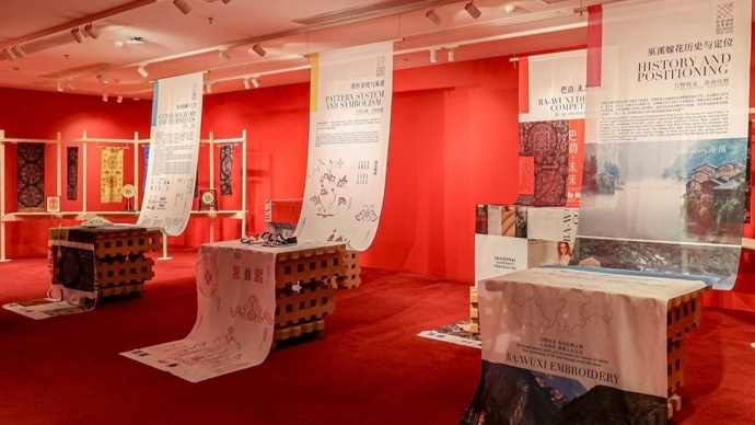 H&M and Wuxi Jiahua Exhibition: Embroidery Fashion in Shanghai 5