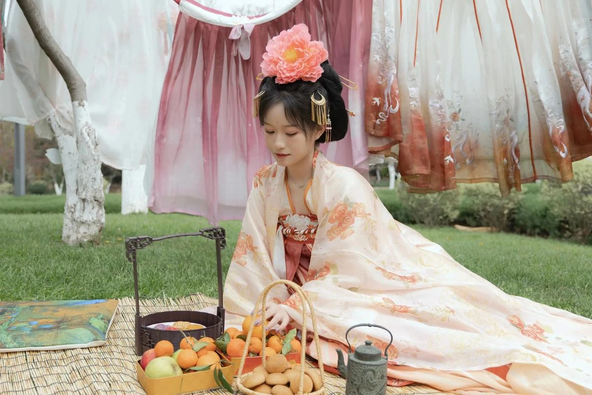 Kunming Ziwei Art Festival 2026: Hanfu Flower Gods