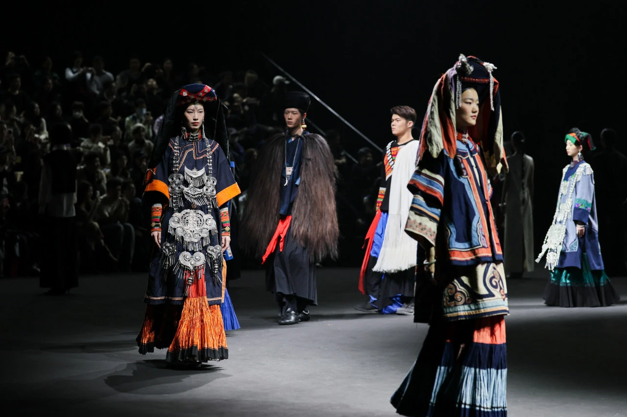 2026 China Fashion Week Autumn: Neo-Chinese Leads Beijing