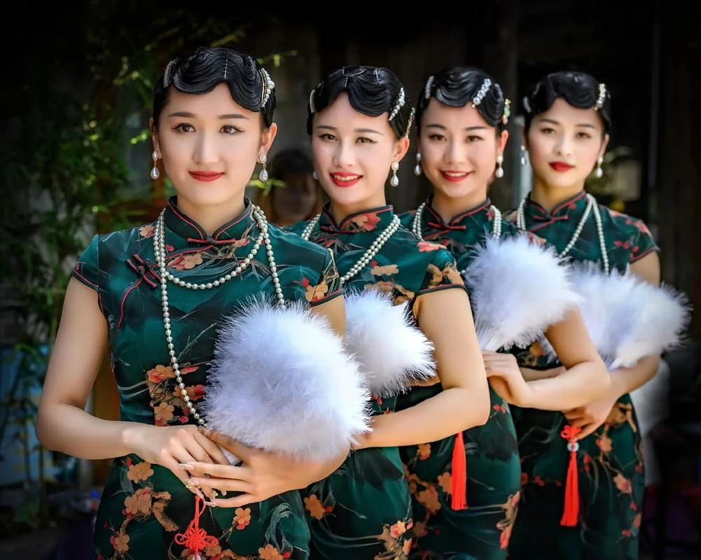 Qipao Evolution: Manchu Banner Robe to Cheongsam