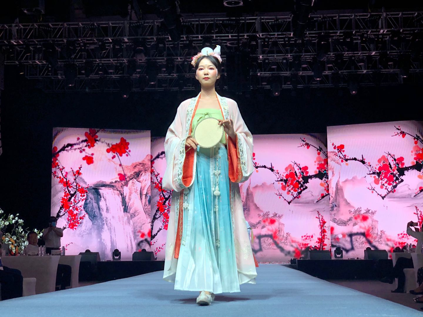 Chengdu Library Qixi Hanfu Lecture: The Folk Custom