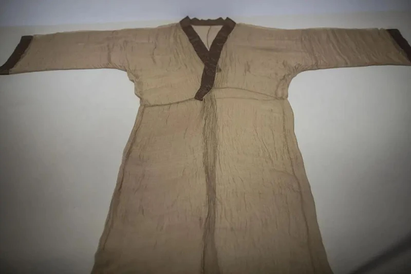 A Study of Wei Jin Scholar Official Costume Rituals
