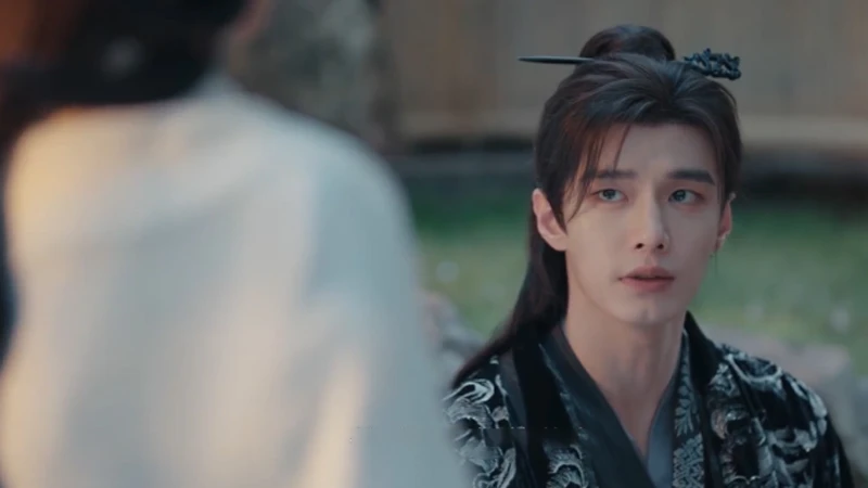 Blossoms of Power: Shen Xihe Reshapes Xiao Huayong’s Destiny