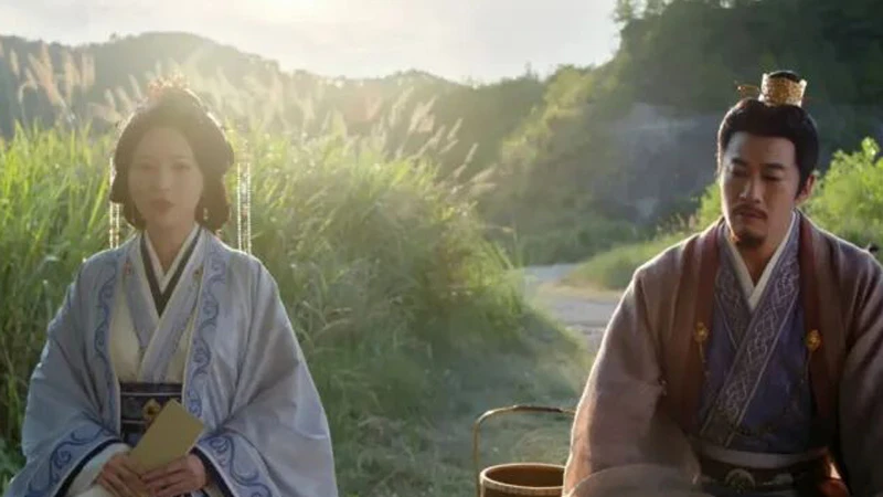 Key to the Phoenix Heart: The Riveting Rift Between Xie Huaigui and Li Fuhua