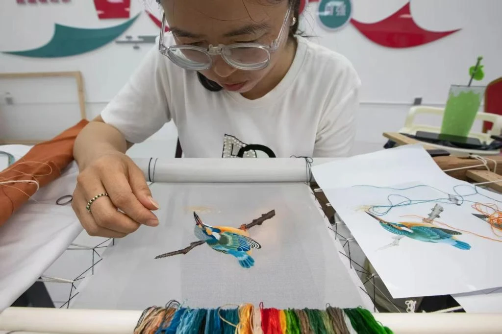 Liaojin Brocade Revival: Jinzhou Unites Suzhou Embroidery