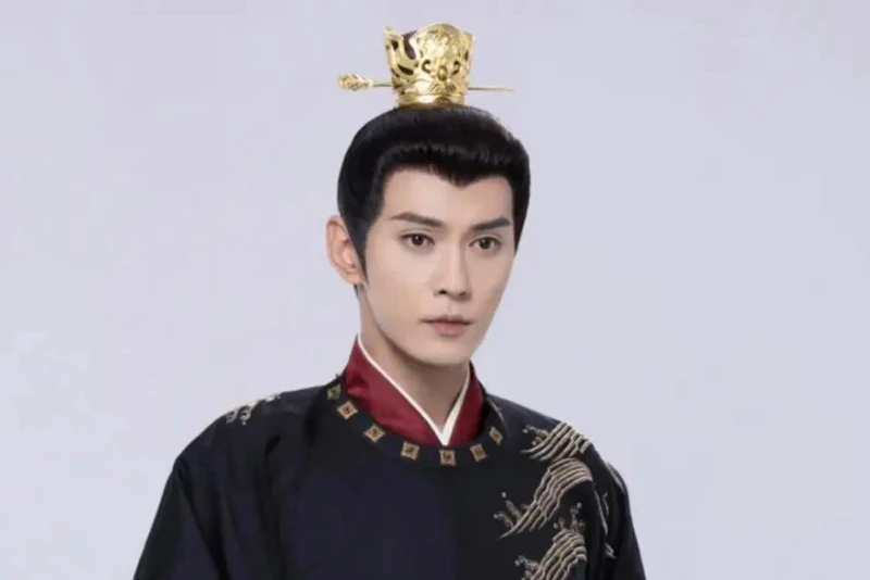 Screen Jade Crowns Fantasy and Real History