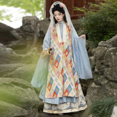 Traditional Ming Dynasty Hanfu Set for Women Retro Mamian Qun in the Style of Dream of the Red Chamber