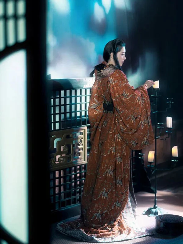 What Do Your Robes Reveal About Your Inner Energy?