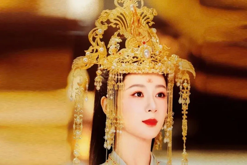 Why Ancient Golden Headpieces Are Not Heavy As They Look