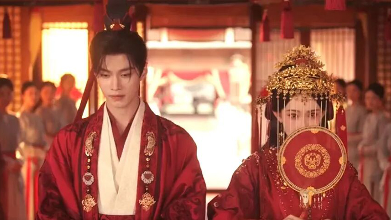 Blossoms of Power: Why the Bride Holds a Fan Instead of a Red Veil