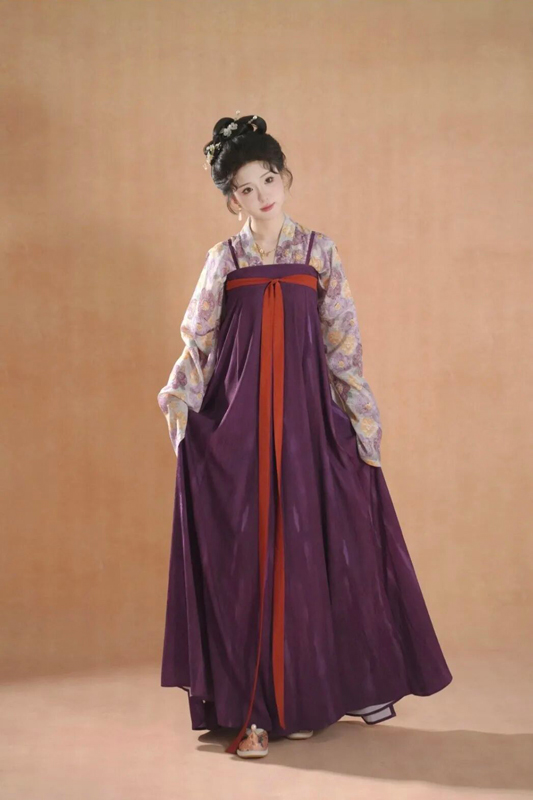 Chushu’s Poetic Color Palette for Hanfu