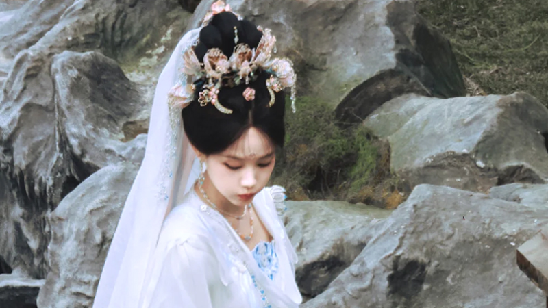 Faith and Beauty Behind the Ancient Lotus‑Shaped Headdress