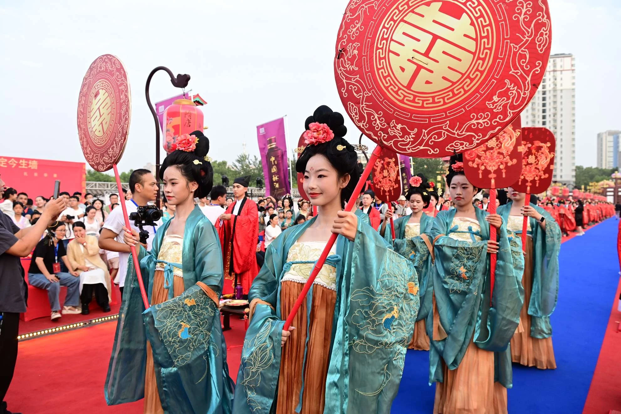 Qixi 2026 Group Weddings: Luoyang and Yulin Lead